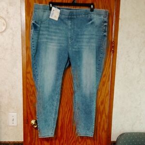 Pull On Skinny Med Wash Ankle Jeans NWT